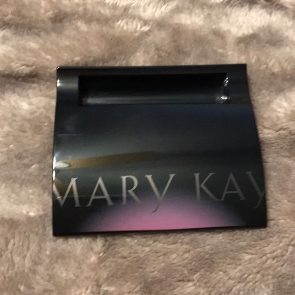 MARY KAY COMPACT - Picture 3 of 9